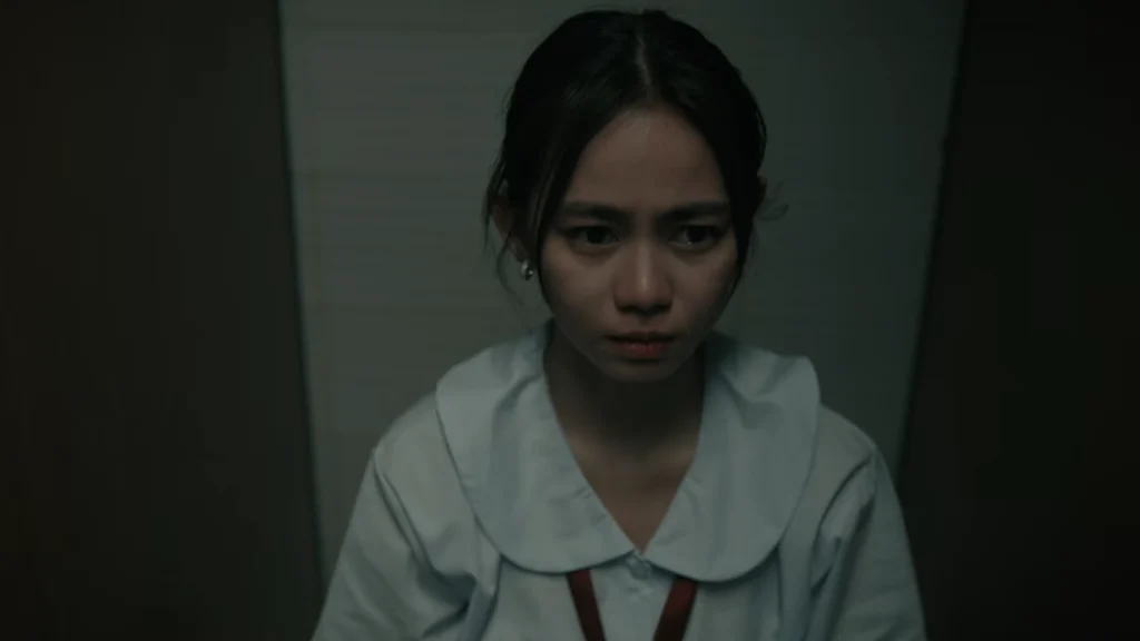 Ashtine Olviga as Andrea looking worried in a scene from the horror-mystery episode Balik Eskwela.